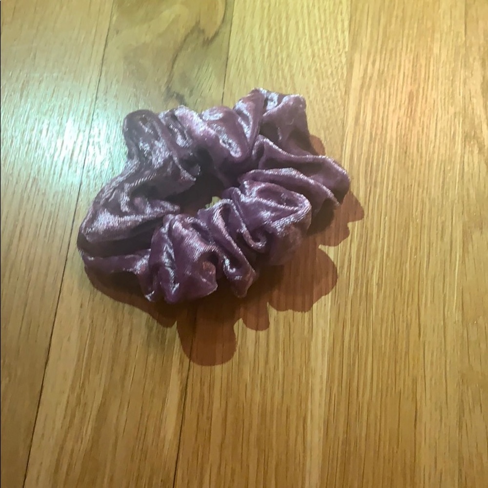 A scunchie that is non used